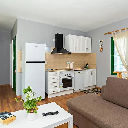 Private Terrace - Pool - 10 Min Walk Beach